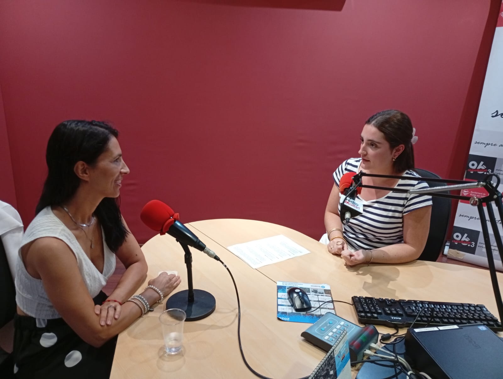 Filipa Figueiredo durante una entrevista en radio